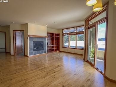 75 Harbor St unit 304, Florence, OR 97439 - photo 6