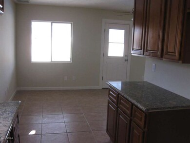 KITCHEN TO DINETTE
