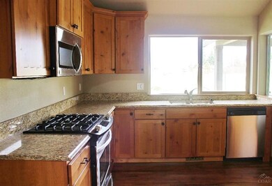 1020 NE Bennington Way, Bend, OR 97701 - photo 7