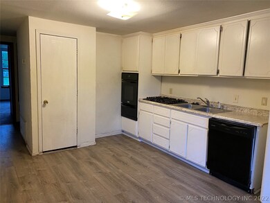 5047 S 30th West Ave, Tulsa, OK 74107 - photo 4