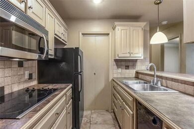 12011 W 58th Place unit B, Shawnee, KS 66216 - photo 7