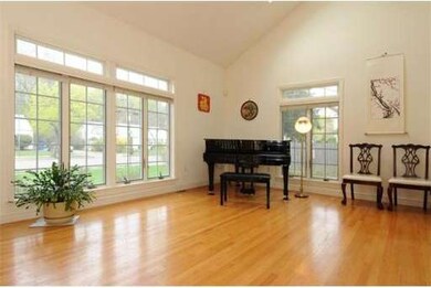 140 Wiswall Rd, Newton, MA 02459 - photo 3