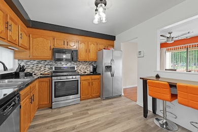 18638 Golfview Dr, Hazel Crest, IL 60429 - photo 4