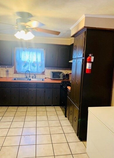 1552 Rodman St, Fall River, MA 02721 - photo 5