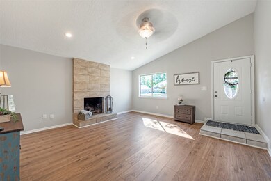 16907 Hibiscus Ln, Friendswood, TX 77546 - photo 7