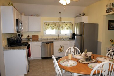 120 Coburn St, Warwick, RI 02889 - photo 5