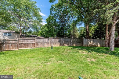 9208 Burke Rd, Burke, VA 22015 - photo 4