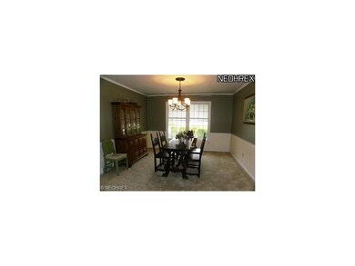 Large Formal Dining Room w/New Carpet & Fresh Pain