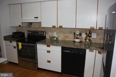 3 Pipe Hill Ct unit A, Baltimore, MD 21209 - photo 2