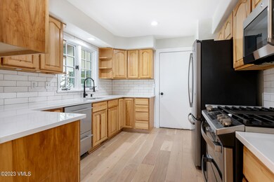 320 Hackamore Rd MLS-6