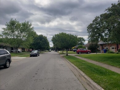 1873-1875 Hampstead Dr, Columbus, OH 43229 - photo 4