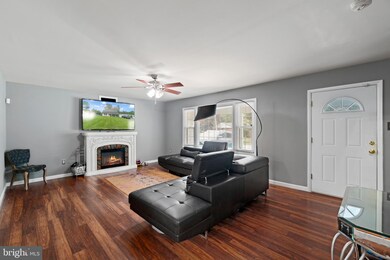 12905 Victoria Heights Dr, Bowie, MD 20715 - photo 3