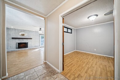 4121 S Cedar Place, Broken Arrow, OK 74011 - photo 3