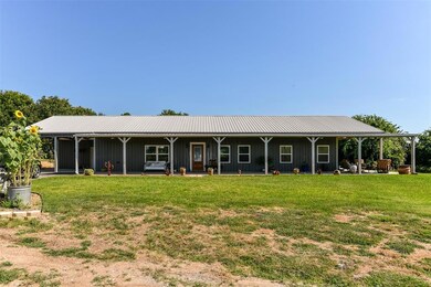 401 Sandlin Ln, Springtown, TX 76082 - photo 2