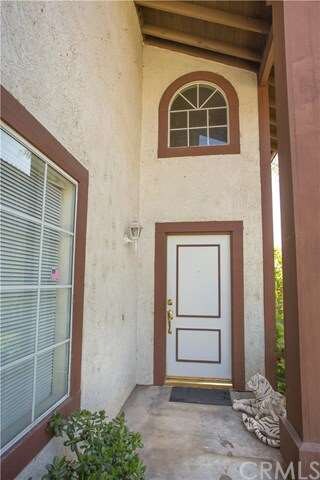 High ceiling entrance.