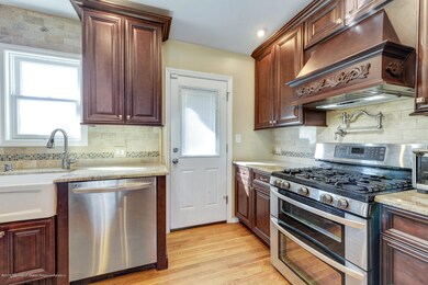 15_13Kitchen_mls