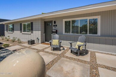Front Seating Area & Fountain