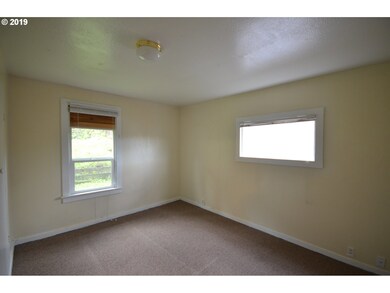 404 E 14th St, the Dalles, OR 97058 - photo 5