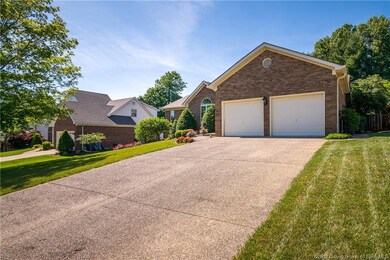 4706 Wolford Dr, Floyds Knobs, IN 47119 - photo 3