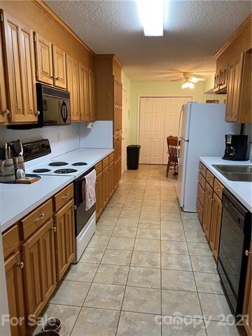 135 Byers Rd, Troutman, NC 28166 - photo 4