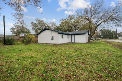 7501 Miley St, Houston, TX 77028 - photo 6