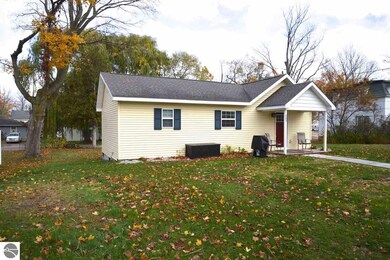 107 Ottawa St, Elk Rapids, MI 49629 - photo 4