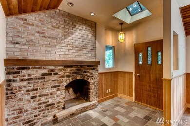 8026 W Mercer Way, Mercer Island, WA 98040 - photo 2