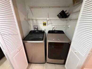 3325 Oak Dr, Hollywood, FL 33021 - photo 4