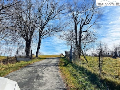 56 Buttons Ln, Sparta, NC 28675 - photo 7