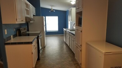 11427 Blackwell Rd unit 27B, Central Point, OR 97502 - photo 5