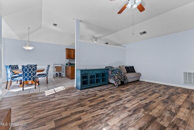 5827 southbend ln-interior-03