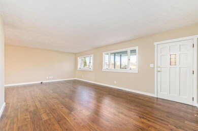 5099 Tremaine Ct, Columbus, OH 43232 - photo 6