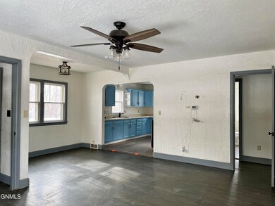 Listing Main Level