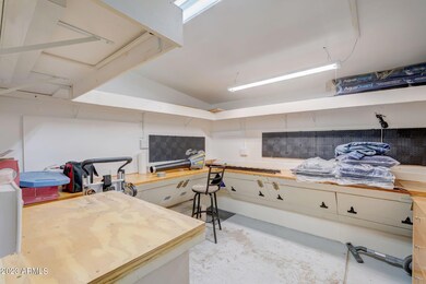 25-web-or-mls-N Hacienda Dr-025