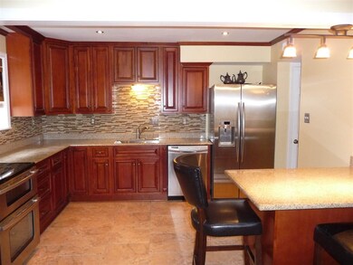 New kitchen cabinets & counter tops