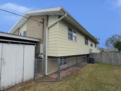 1612 Golfview Rd, Rantoul, IL 61866 - photo 5