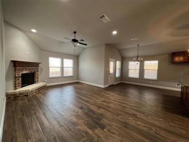 1409 Town Creek Cir, Weatherford, TX 76086 - photo 3
