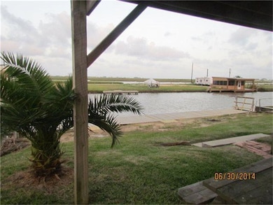 705 Cr 201, Sargent, TX 77414 - photo 4