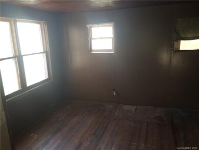 Bonus Room with Great Windows