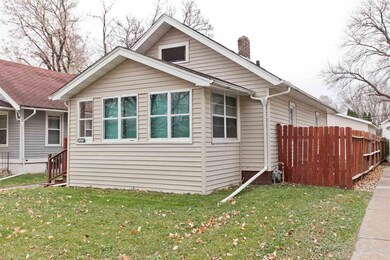 1053 G Ave NW, Cedar Rapids, IA 52405 - photo 2