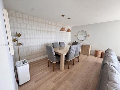 2899 Collins Ave unit 1212, Miami Beach, FL 33140 - photo 4