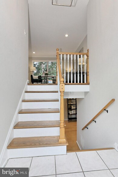 908 Shady Dr SE, Vienna, VA 22180 - photo 6