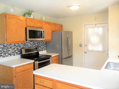 8045 Portland Ct, Owings, MD 20736 - photo 7