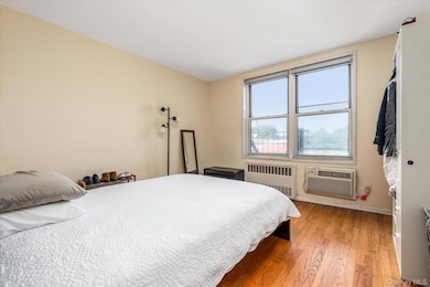60-11 Broadway unit 3L, Woodside, NY 11377 - photo 4