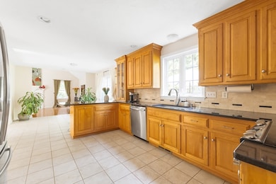 11 Heron Ln, Hopedale, MA 01747 - photo 5