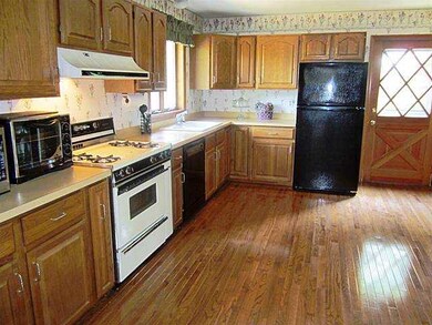 Other Great Size Kitchen w/Hardwood Floors~Pantry~