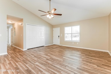 019-photo-living-room-12492786