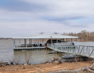 Single slip with lift, first dock on the right (in