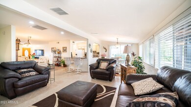 Arizona room and living