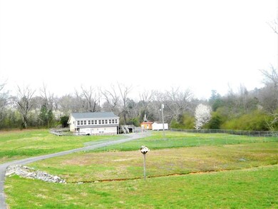 437 Bonifacious Rd, Tunnel Hill, GA 30755 - photo 2